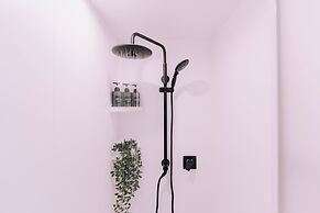 Minimalist Loft 305