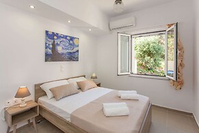 Hillside Seaview Apartment