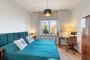 2 Bed Flat - Sleeps 8 - Parking - Wifi