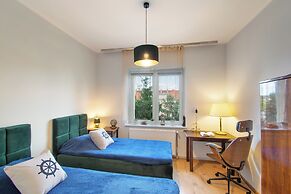 2 Bed Flat - Sleeps 8 - Parking - Wifi