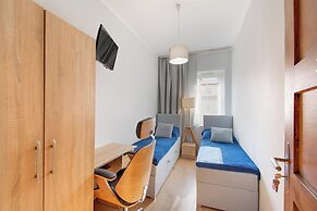 2 Bed Flat - Sleeps 8 - Parking - Wifi