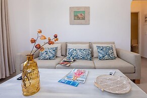 Summer Grace Tinos
