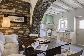 Tinos Experience the House