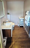 Oak Tree Rooms