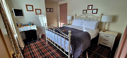 Oak Tree Rooms