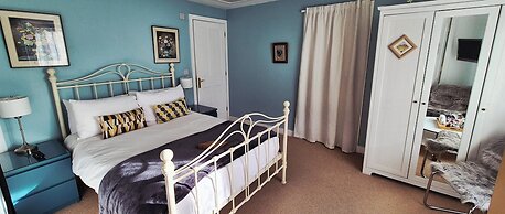 Oak Tree Rooms