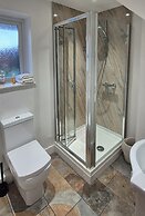 Oak Tree Rooms