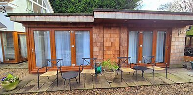 Oak Tree Rooms