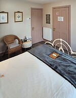 Oak Tree Rooms