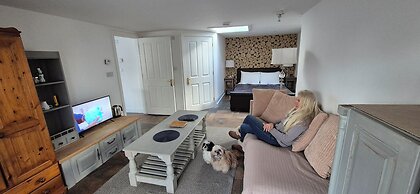 Oak Tree Rooms