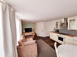 Oak Tree Rooms
