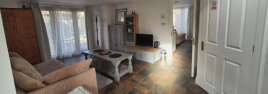Oak Tree Rooms