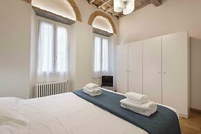 Santa Maria Novella Palace by MMega