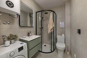 Holiday Home Seafront Escape