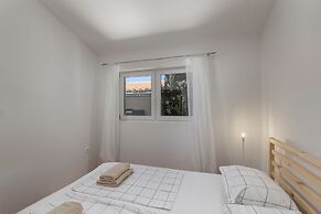 Holiday Home Seafront Escape