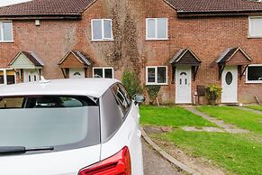 Corby - Sleeps 5 - Parking - Town Centre