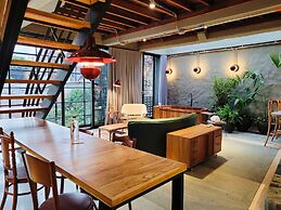 w Prestigious Duplex w Perfect Deco in Poblado