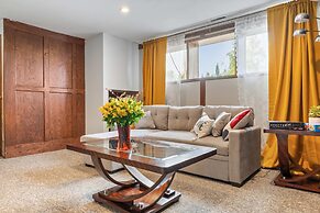 NEW Near Golf Yoga Classes Private Suite Wine