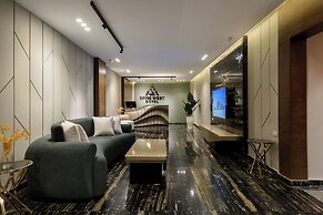 Spire West Hotel