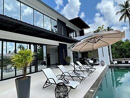 Casa Black and White. Vista al Mar