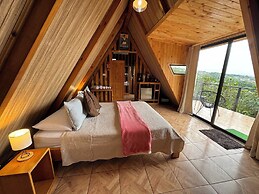 Tityra Lodge