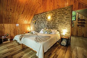 Tityra Lodge