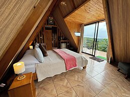 Tityra Lodge