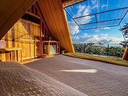 Tityra Lodge