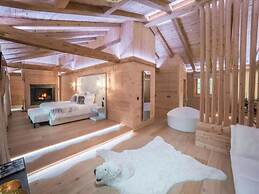 Superior Chalet With Views