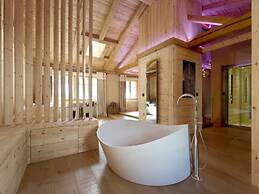 Superior Chalet With Views