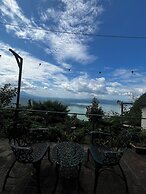 Bistro La Petite