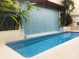 Apartments with Shared Pool and BBQ