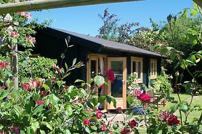 Sleeps2- Wifi - Walkers Paradise - South Facing
