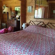 Sleeps2- Wifi - Walkers Paradise - South Facing