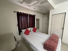 Goroomgo Narayan Executive Gujrat