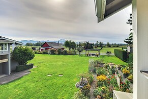 Idyllic Enumclaw Studio w/ Mount Rainier Views