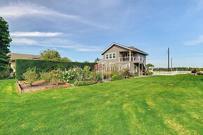 Idyllic Enumclaw Studio w/ Mount Rainier Views