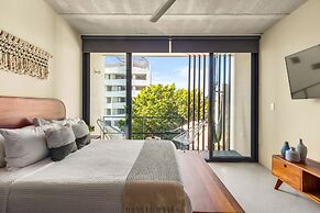 Ocean Boutique Condos