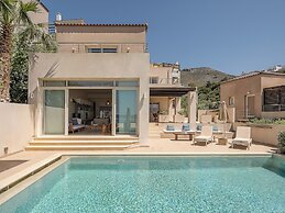Adeste Seaview Villas
