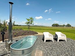 Amazing Lodge With Shared Pool