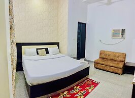 TAJ 3 STAR HOTEL