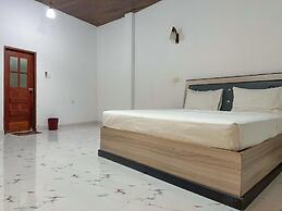 Elepath Lodge - Pinnawala