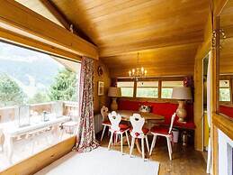 Cosy Chalet With top View