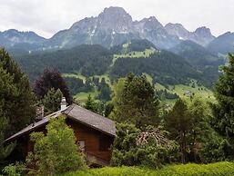 Cosy Chalet With top View