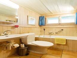 Cosy Chalet With top View