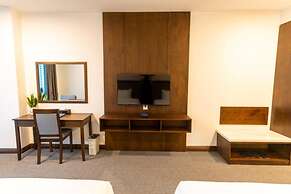 Peace Hotel Ha Long