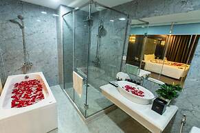 Peace Hotel Ha Long