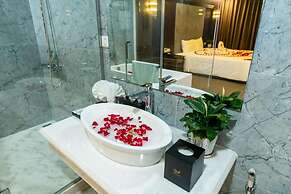 Peace Hotel Ha Long