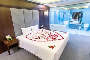 Peace Hotel Ha Long