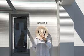 Hermes & Dione